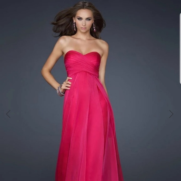 Aqua Dresses & Skirts - Aqua Dresses Fuchsia Long Strapless Chiffon Size 4